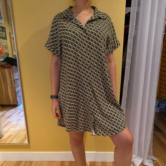 Pattern Wrap Dress - Picture 2 of 7